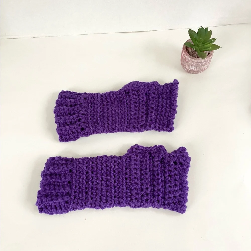 Gloves Fingerless Hand Crafted Crochet Purple Striped